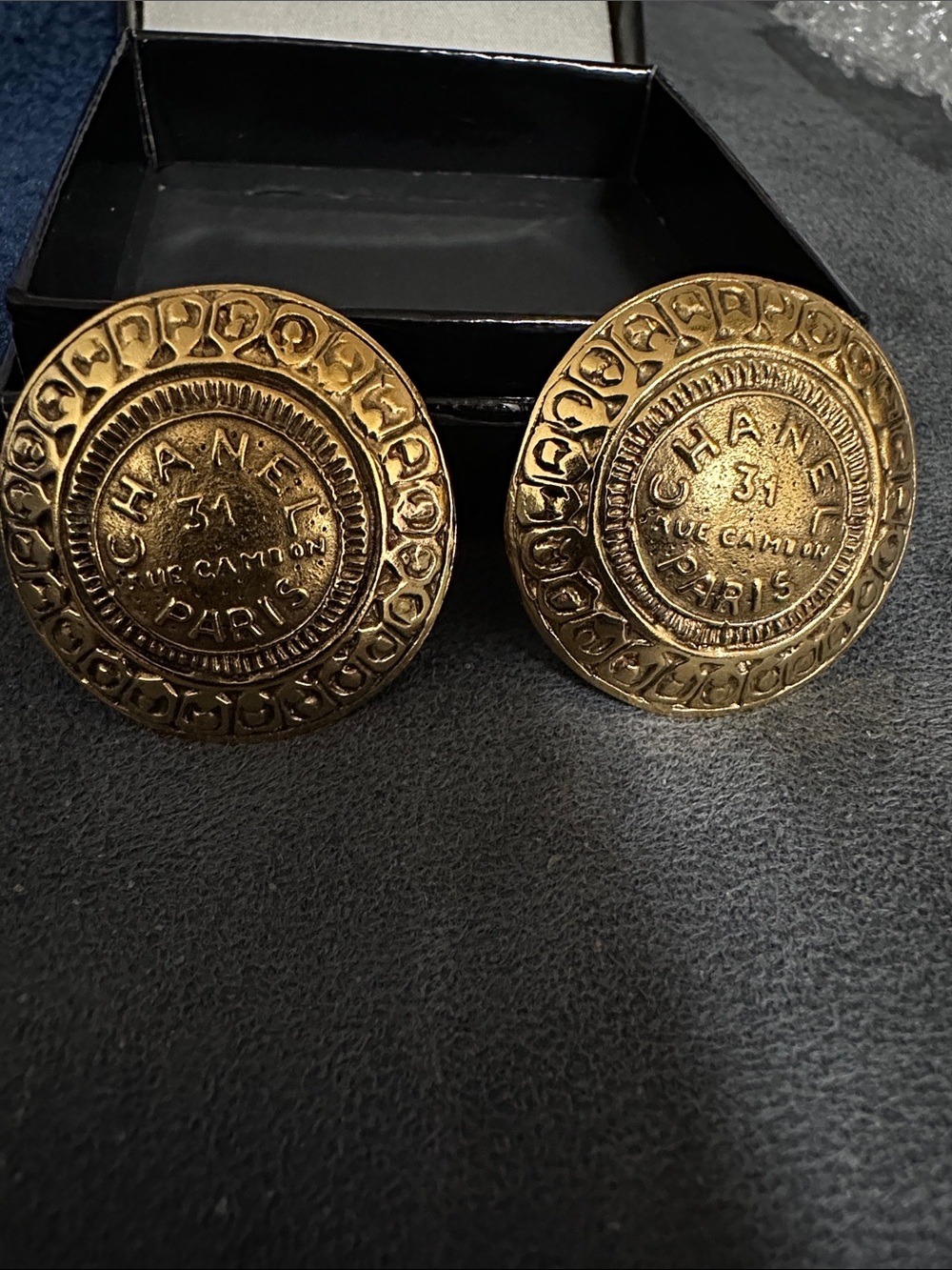 CHANEL Gold Round Medallion Clip-On Earrings. PREOWNED.